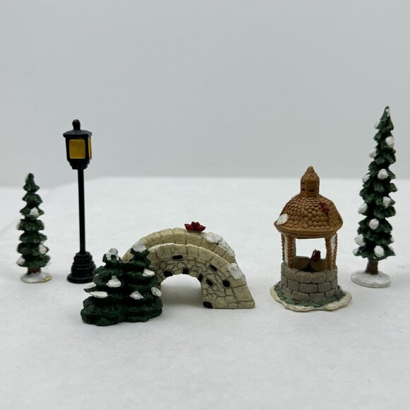 Vintage 1996 Dickens Sugar Creek County Mini Christmas Village Accessories 8 Pcs - Picture 14 of 14
